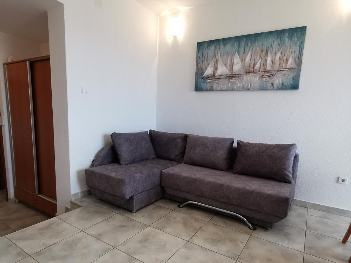 Apartments Golub Cesarica Bagian luar foto