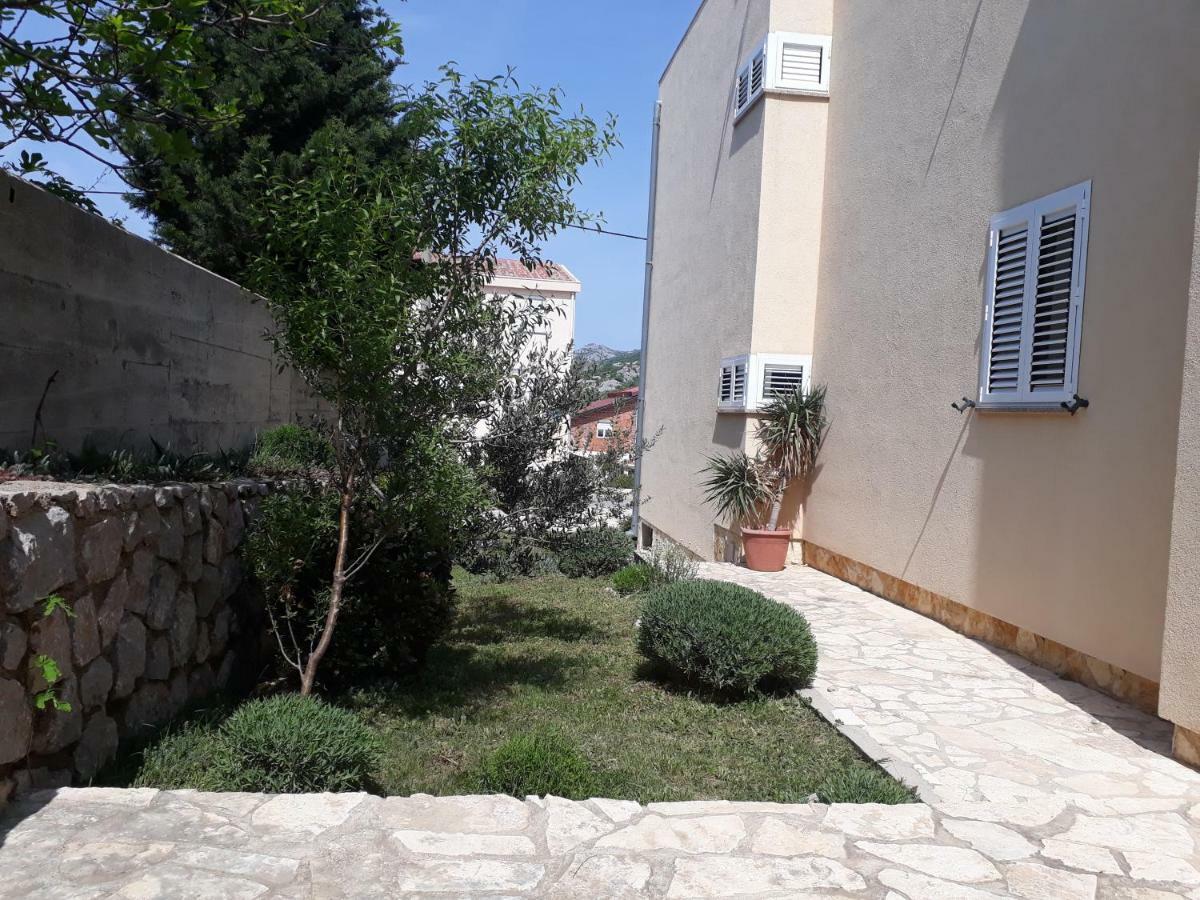 Apartments Golub Cesarica Bagian luar foto