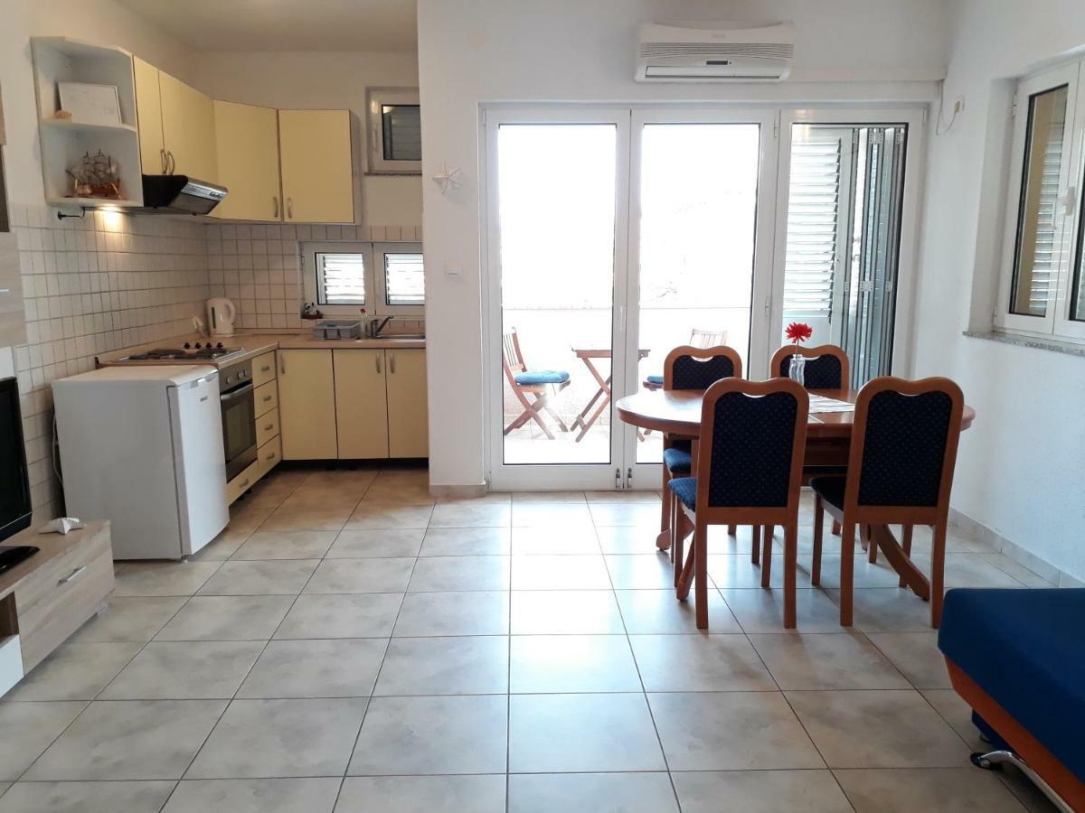 Apartments Golub Cesarica Bagian luar foto