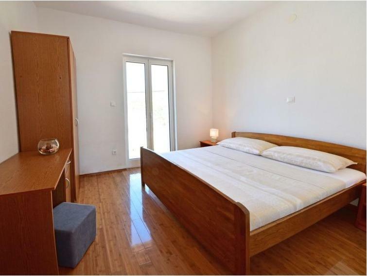 Apartments Golub Cesarica Bagian luar foto